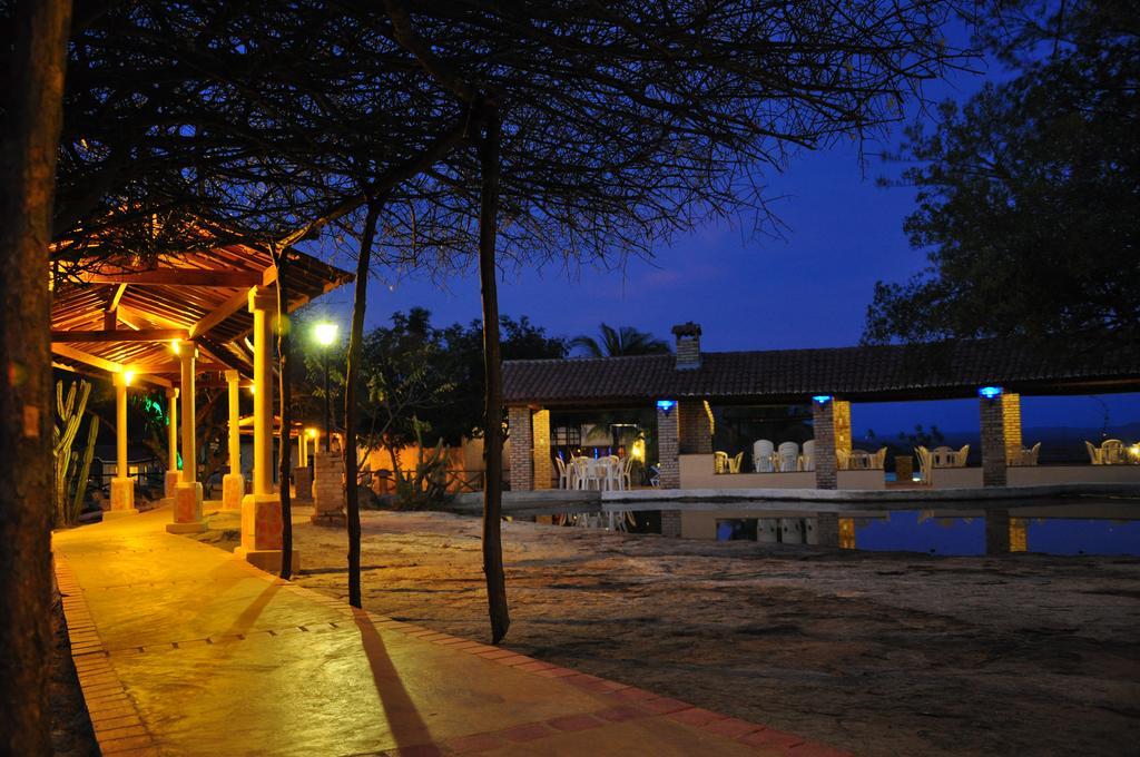 Fazenda Hotel Pedra Dos Ventos Quixada Bagian luar foto